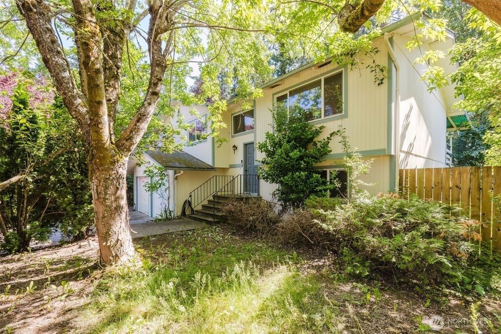 Photo of 7300 Trica Avenue NE, Bremerton, WA 98311 (MLS # 2546260)