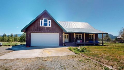Photo of 37 No Name Rd RD, Oroville, WA 98855 (MLS # 2521706)
