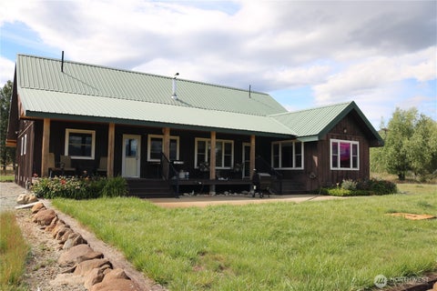 Photo of 37 No Name Rd RD, Oroville, WA 98855 (MLS # 2521706)
