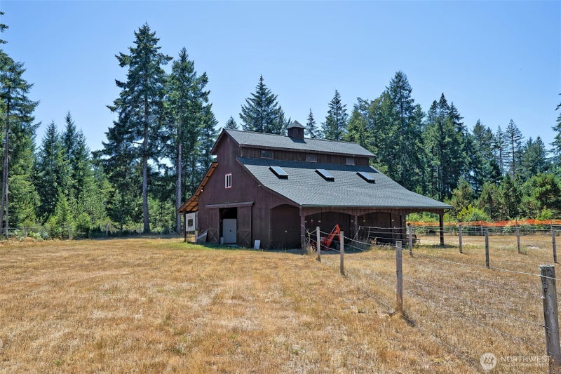 2111 W Hanks Lake Road