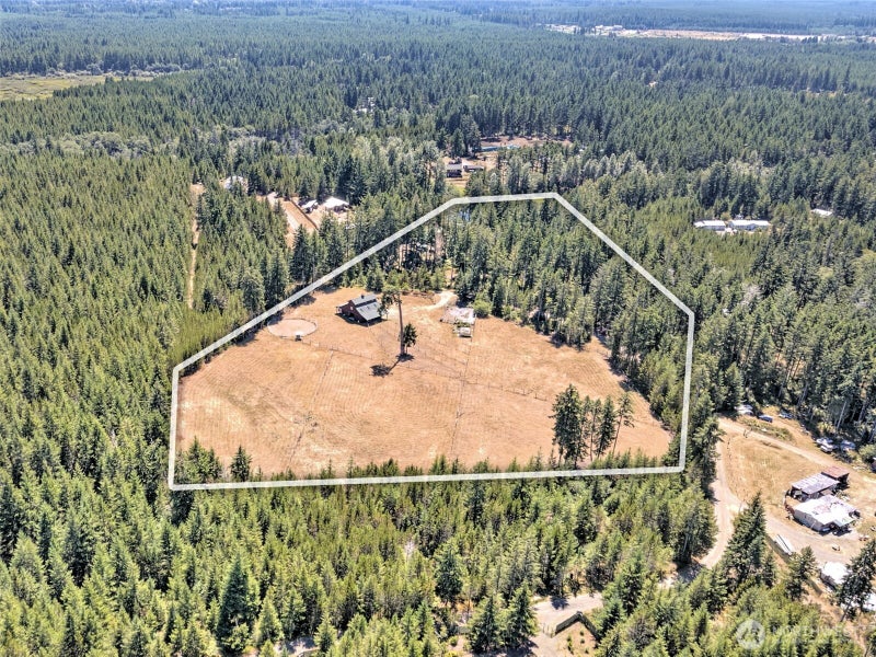 2111 W Hanks Lake Road