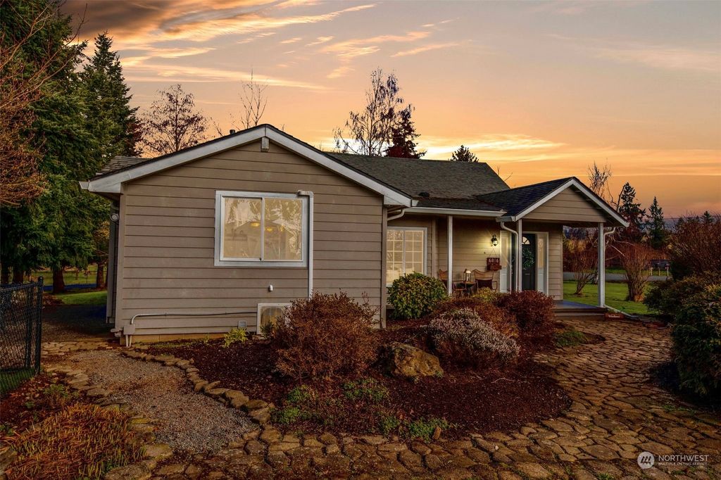 Photo of 6816 65th Avenue SE, Snohomish, WA 98290 (MLS # 2207063)
