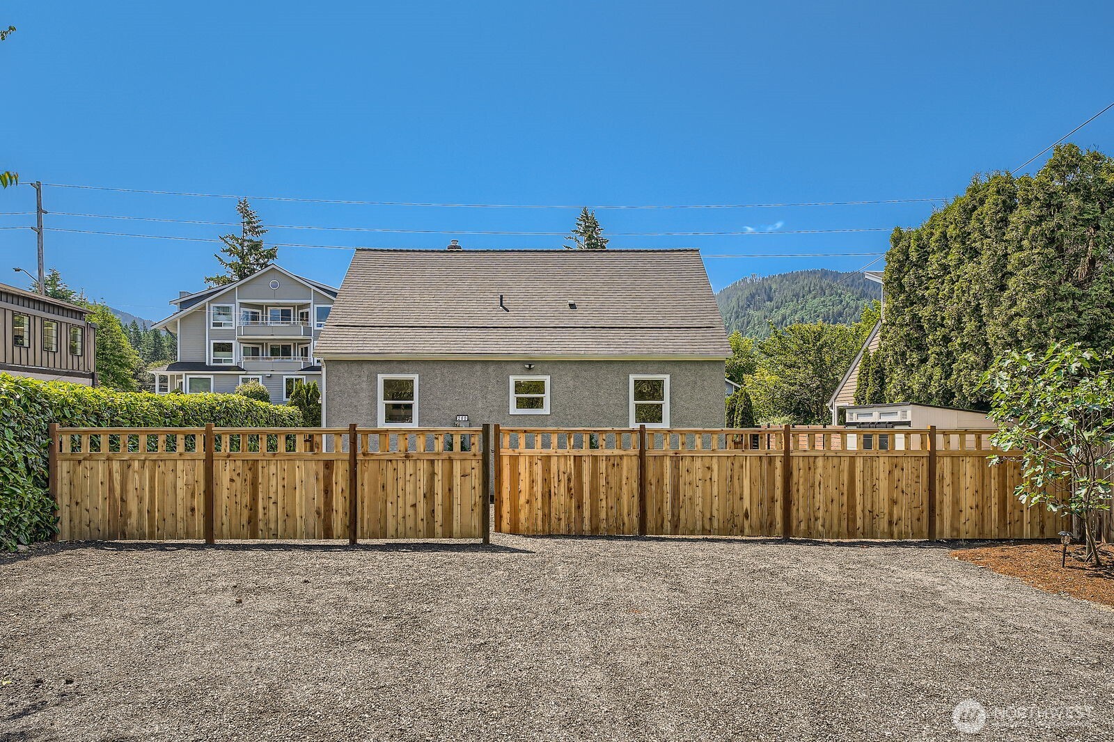 260 E Sunset Way