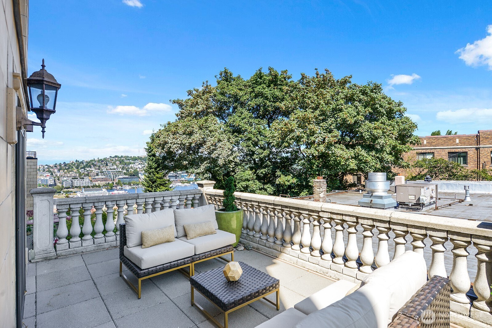 745 Bellevue Avenue E 201