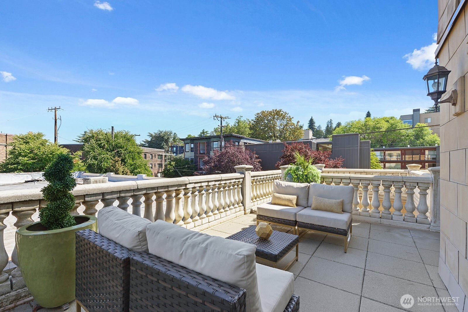 745 Bellevue Avenue E 201