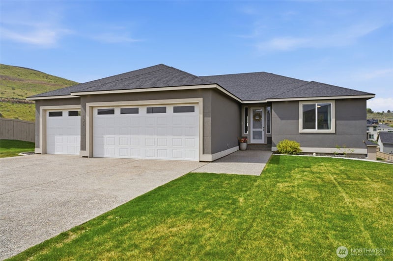 1075 Klamath Court