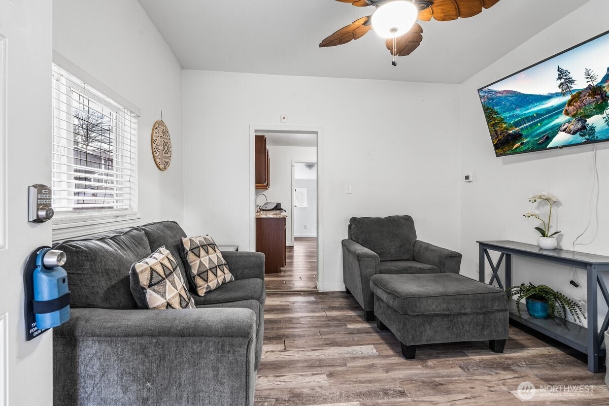 1916 Martin Luther King Jr Way