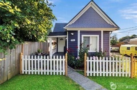 Photo of 1916 Martin Luther King Jr Way, Tacoma, WA 98405 (MLS # 2465844)