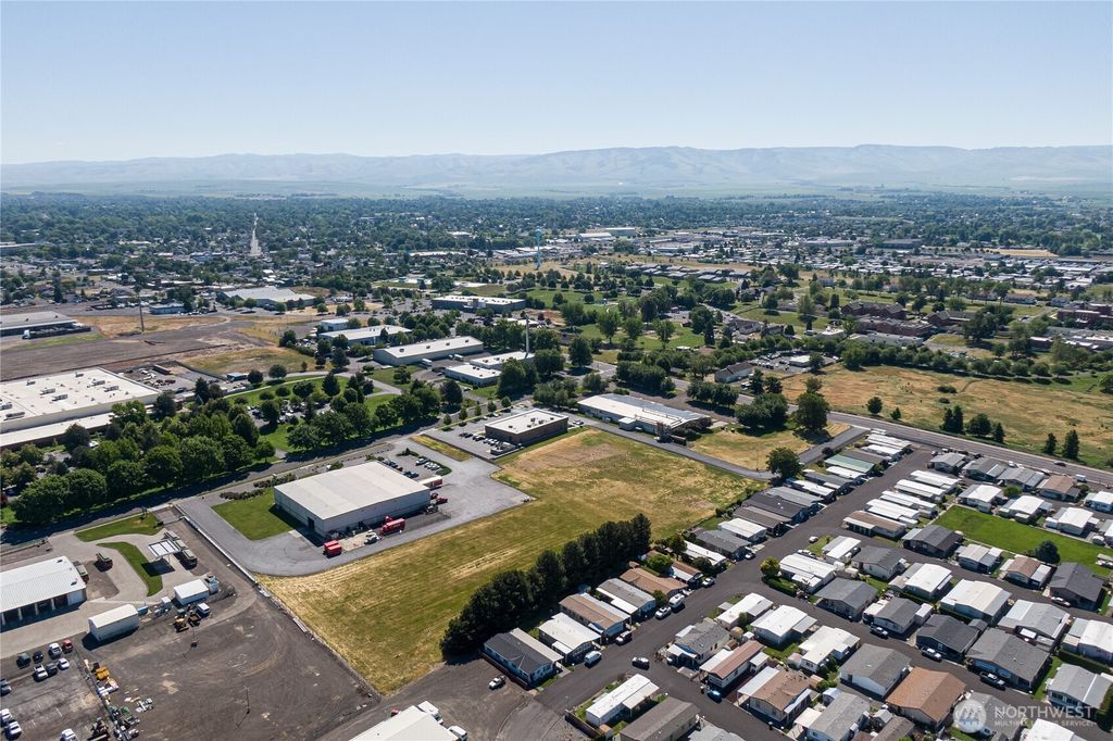 Photo of 141 Avery Street, Walla Walla, WA 99362 (MLS # 2526098)