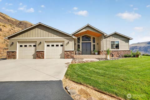 Photo of 6696 Batterman Road, Rock Island, WA 98850 (MLS # 2510802)