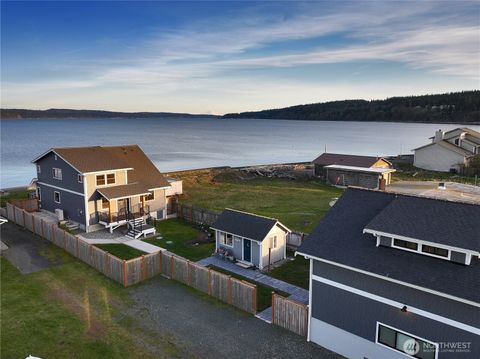 Photo of 2805 N Bluff Road Rd, Greenbank, WA 98253 (MLS # 2544361)