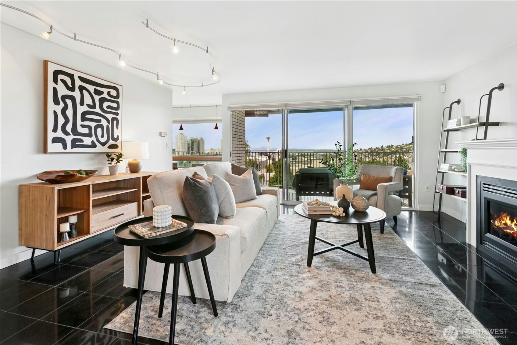 525 BELMONT Avenue E 4F