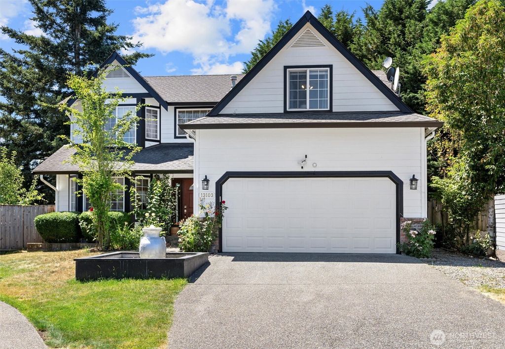 Photo of 13103 SE 261st Place, Kent, WA 98030 (MLS # 2365947)