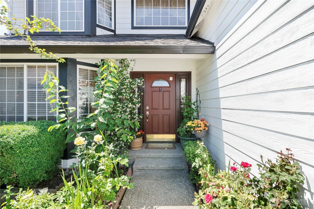 Photo of 13103 SE 261st Place, Kent, WA 98030 (MLS # 2365947)