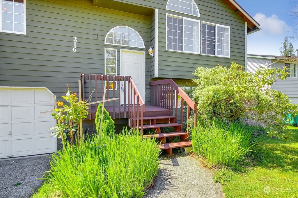 Photo of 216 Noble Way, Granite Falls, WA 98252 (MLS # 2234265)