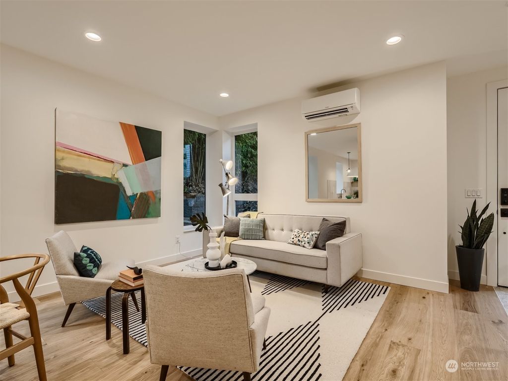 Photo of 512 NE 102nd Street, Seattle, WA 98125 (MLS # 2200676)