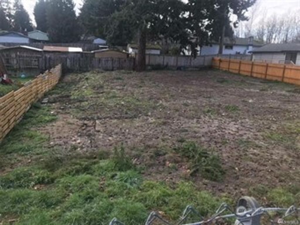 Photo of 1415 SW 356th Street, Federal Way, WA 98023 (MLS # 2423225)