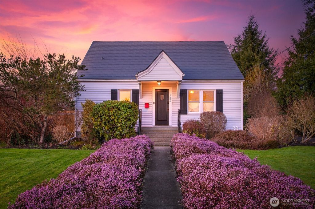 Photo of 1606 5th Street, Snohomish, WA 98290 (MLS # 2472858)