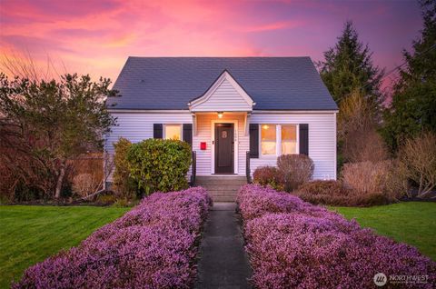 Photo of 1606 5th Street, Snohomish, WA 98290 (MLS # 2472858)