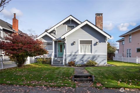 Photo of 3427 Oakes Avenue, Everett, WA 98201 (MLS # 2456236)