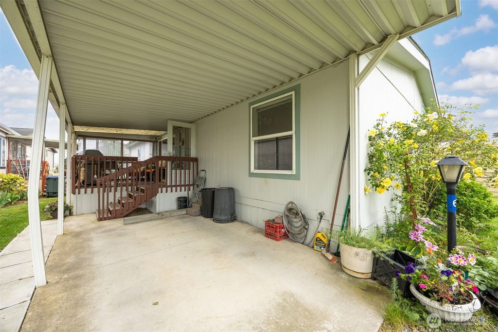 Photo of 380 E Pole Road #6, Lynden, WA 98264 (MLS # 2527918)