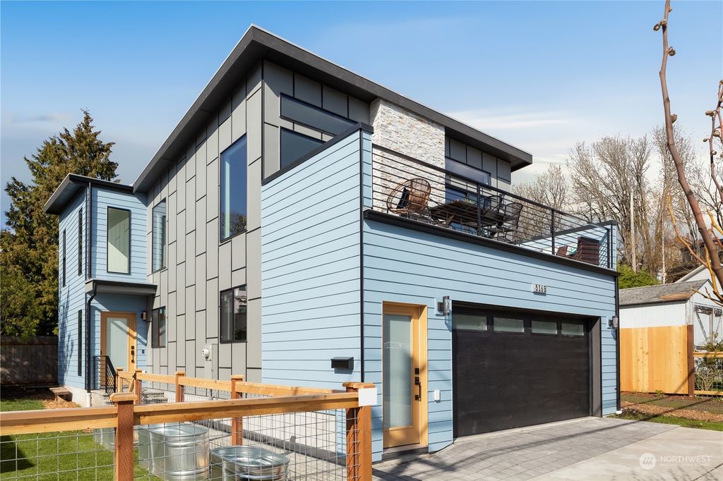 Photo of 536 28th Avenue S #B, Seattle, WA 98144 (MLS # 2057805)