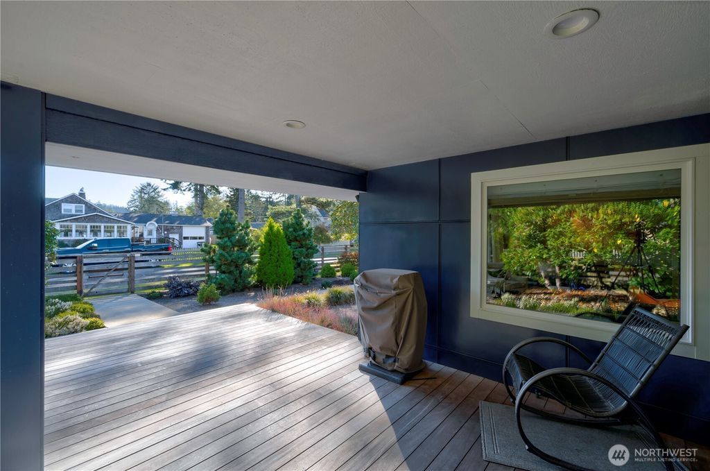 Photo of 1115 34th Street, Seaview, WA 98644 (MLS # 2444909)