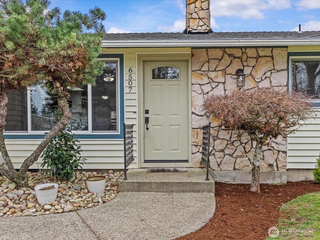 Photo of 6507 157th Street Ct E, Puyallup, WA 98375 (MLS # 2492858)