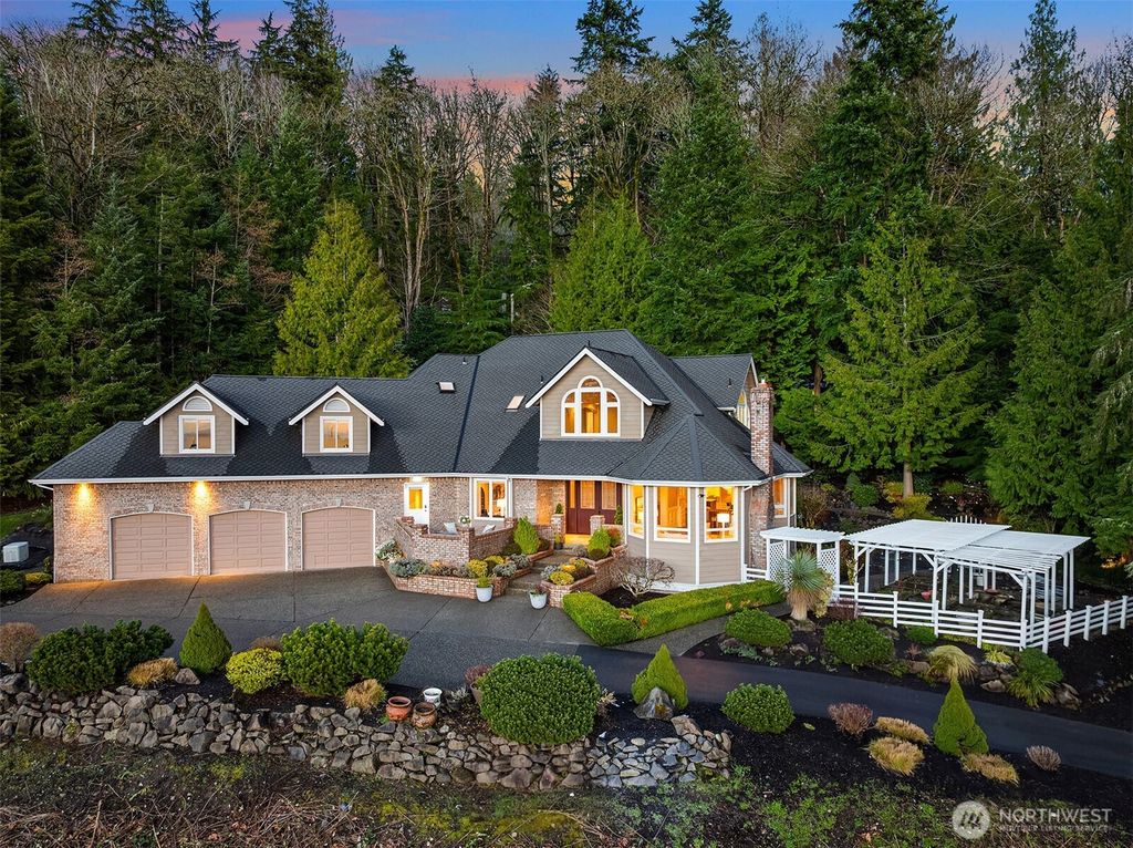 Photo of 17620 SE 106th Street, Renton, WA 98059 (MLS # 2495933)