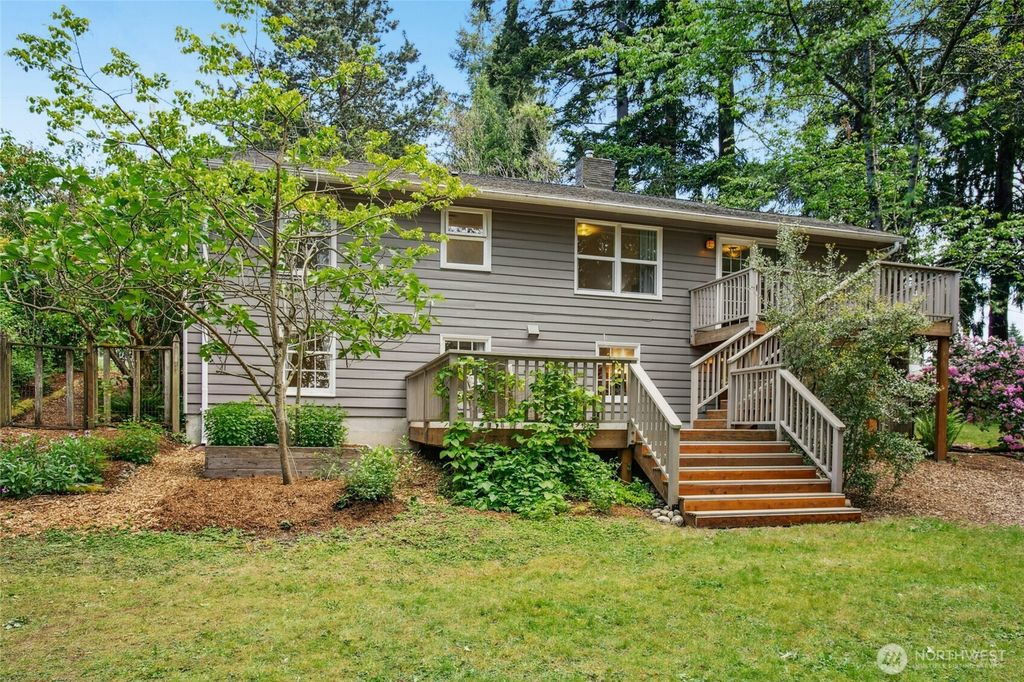Photo of 10515 NE 189th Street, Bothell, WA 98011 (MLS # 2369112)