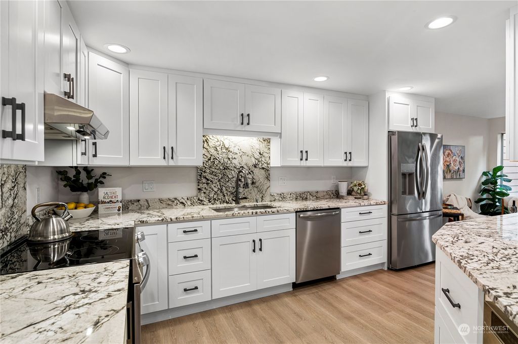Photo of 23401 Lakeview Drive #J102, Mountlake Terrace, WA 98043 (MLS # 2293259)