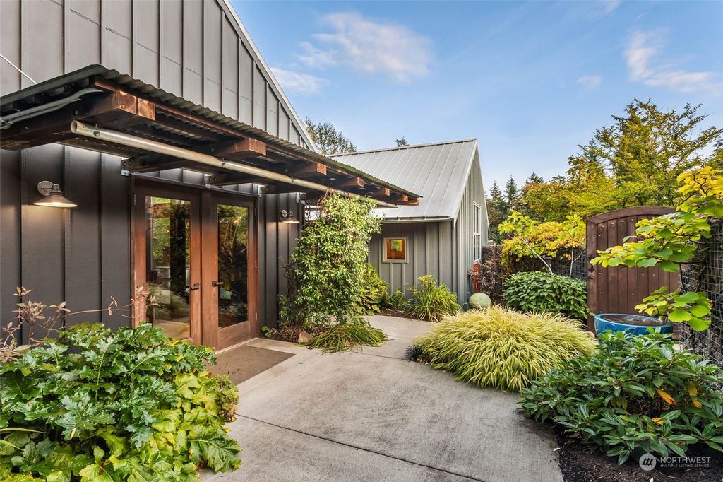 Photo of 10618 NE 155th Place, Bothell, WA 98011 (MLS # 2299553)