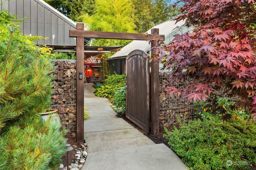 Photo of 10618 NE 155th Place, Bothell, WA 98011 (MLS # 2299553)