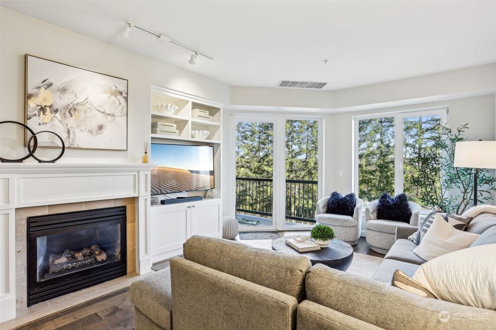 Photo of 18707 SE Newport Way #205, Issaquah, WA 98027 (MLS # 2325399)
