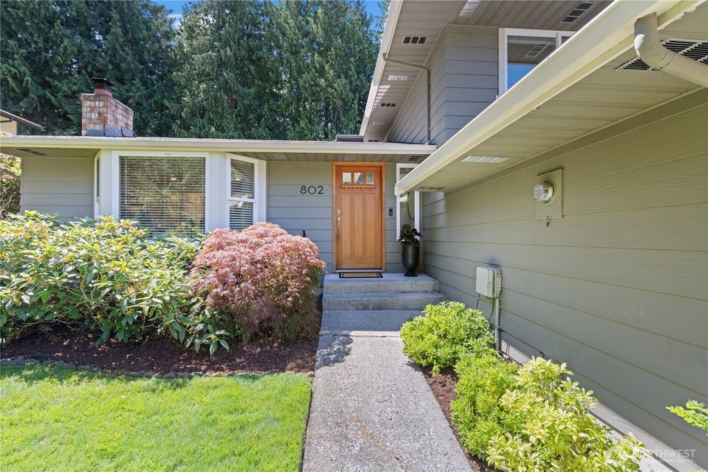 Photo of 802 105th Place SE, Everett, WA 98208 (MLS # 2396864)