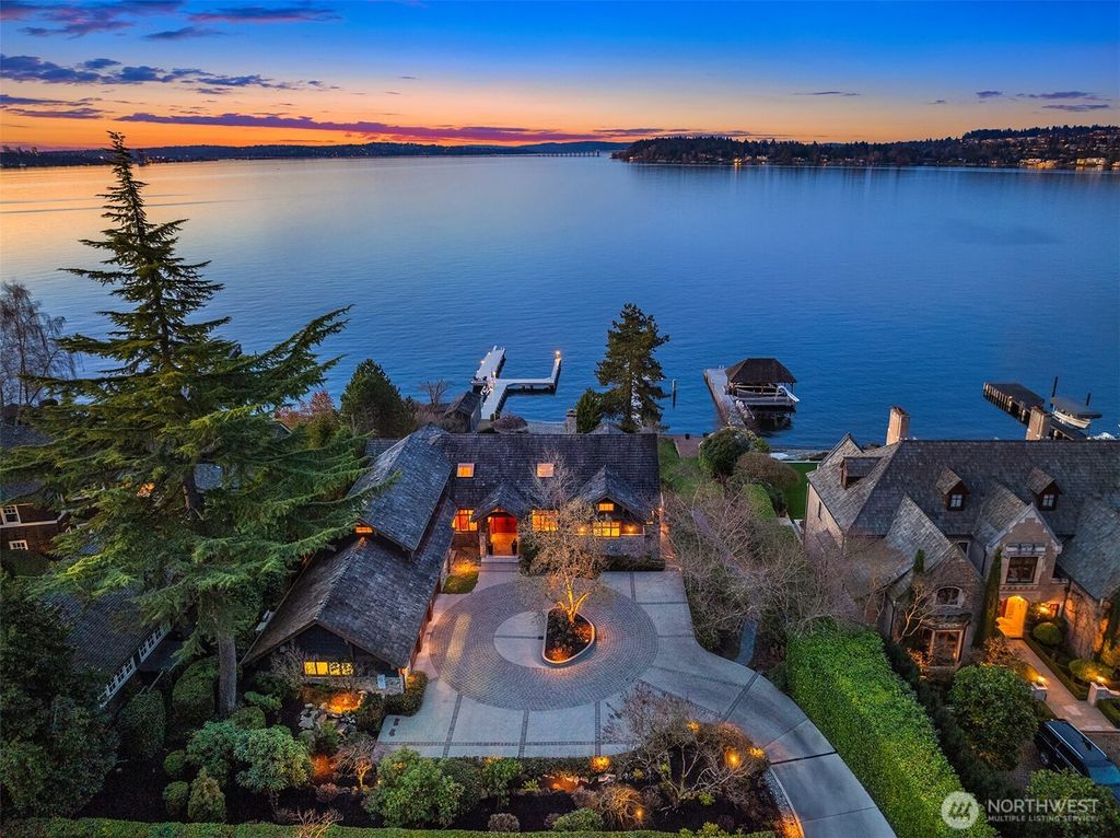 Photo of 7010 N Mercer Way, Mercer Island, WA 98040 (MLS # 2432113)
