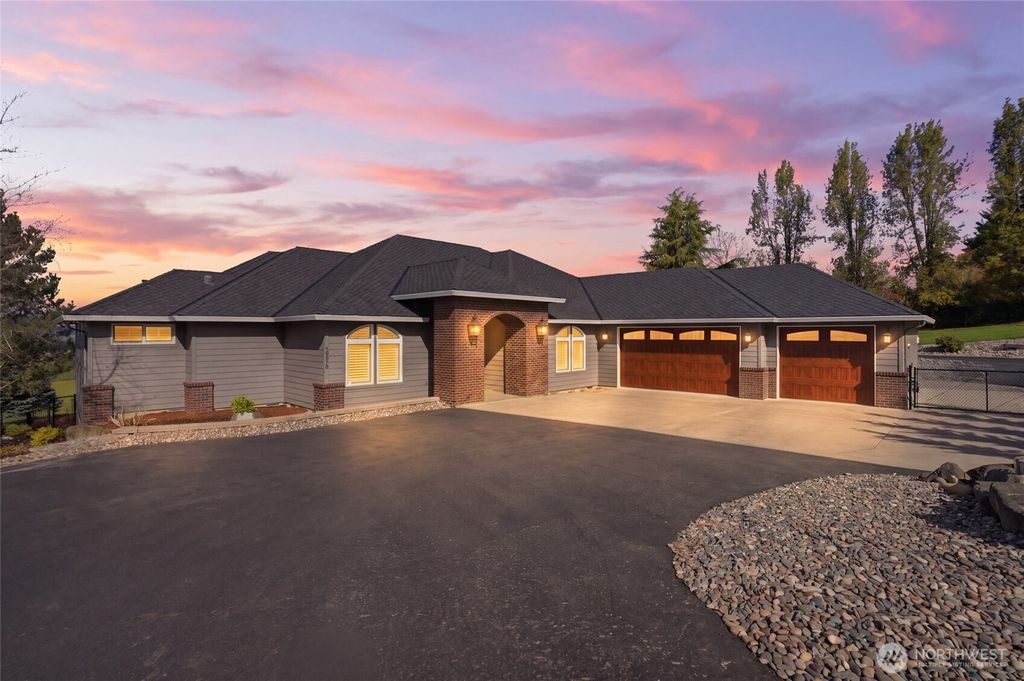 Photo of 19810 NW 61st Avenue, Ridgefield, WA 98642 (MLS # 2510225)