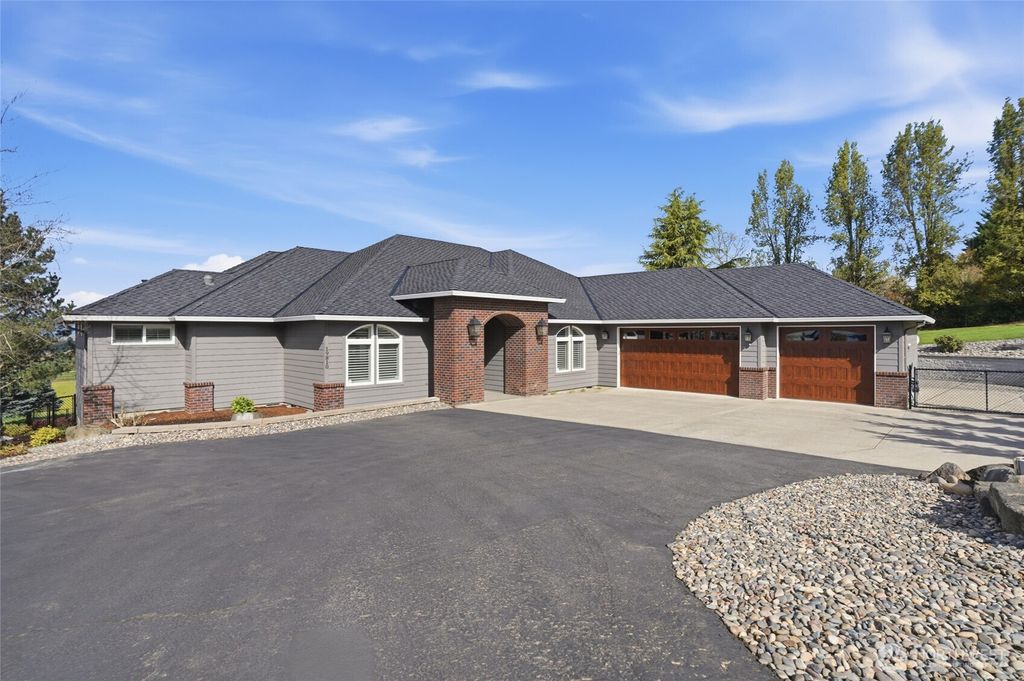 Photo of 19810 NW 61st Avenue, Ridgefield, WA 98642 (MLS # 2510225)