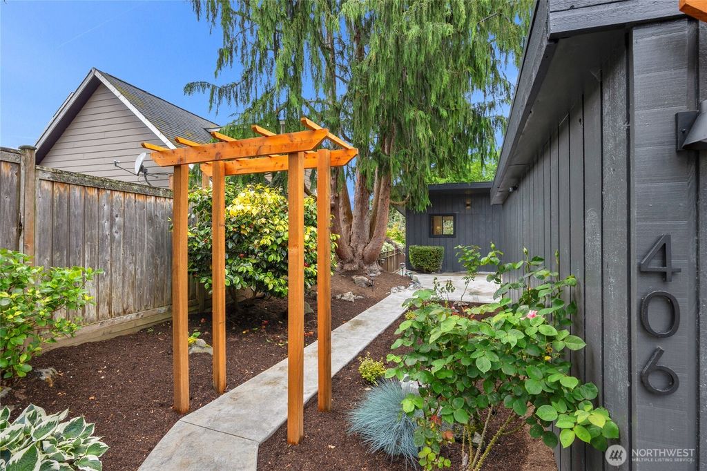 Photo of 406 Center Place, Everett, WA 98203 (MLS # 2406535)