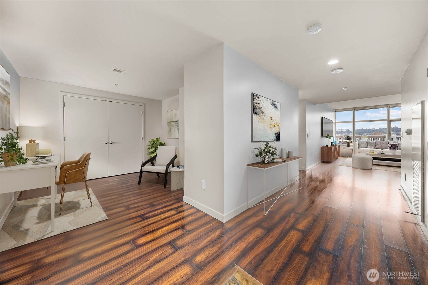 1515 Dock Street 823