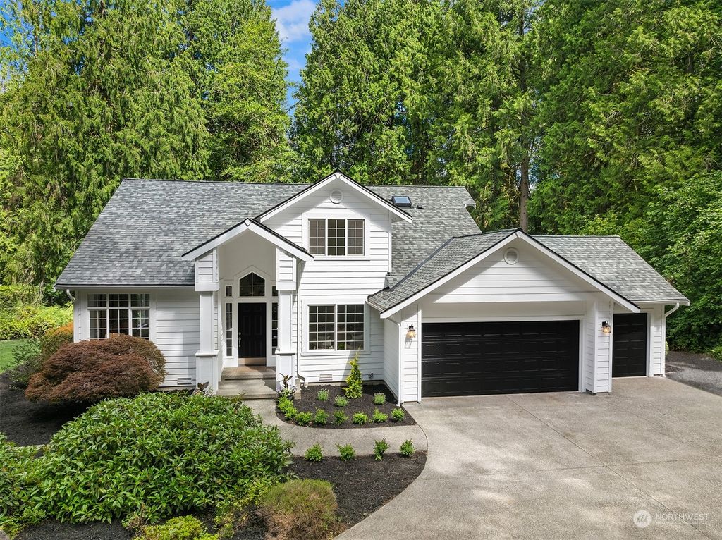 Photo of 13927 240th Avenue SE, Issaquah, WA 98027 (MLS # 2257441)