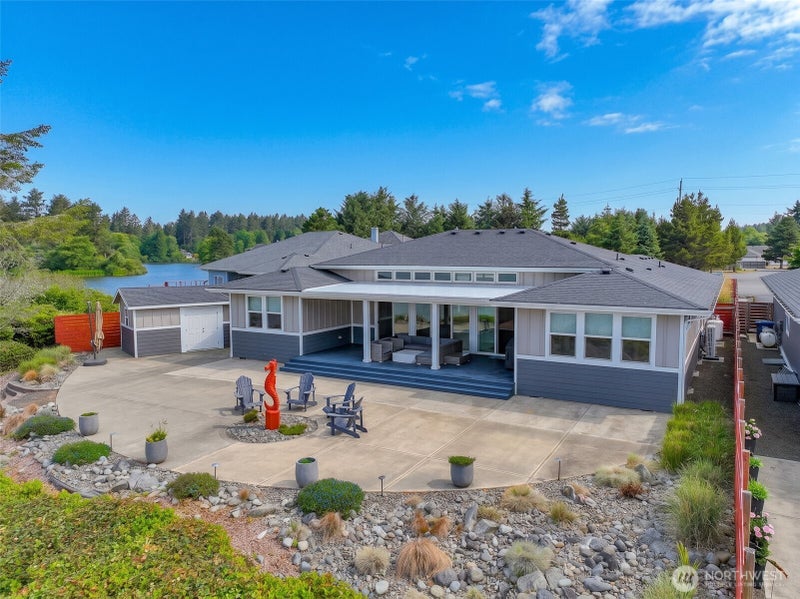 399 Eagle Nest Court SE