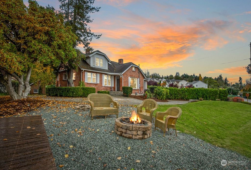 Photo of 11310 S Lake Stevens Road, Lake Stevens, WA 98258 (MLS # 2306264)