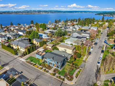Photo of 1231 4th Street W, Kirkland, WA 98033 (MLS # 2497787)