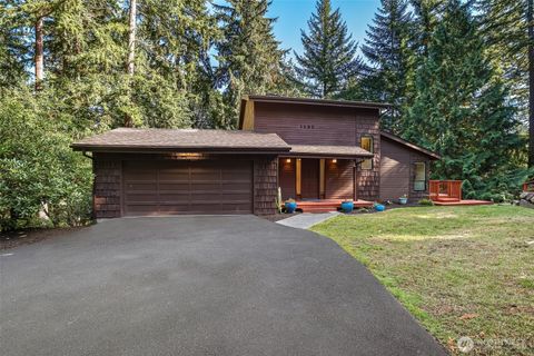 Photo of 1059 Greenwood Boulevard SW, Issaquah, WA 98027 (MLS # 2466324)