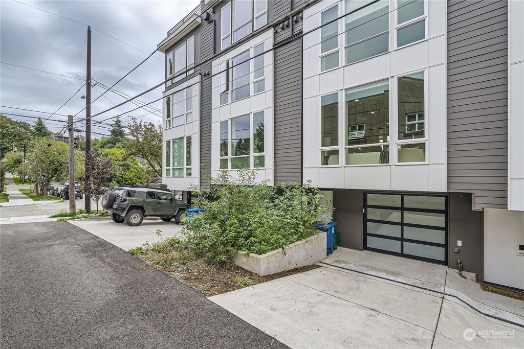 Photo of 901 28th Avenue S #C, Seattle, WA 98144 (MLS # 2289461)