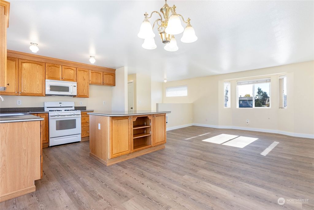 Photo of 121 Valley View Drive, Pacific, WA 98047 (MLS # 2171791)