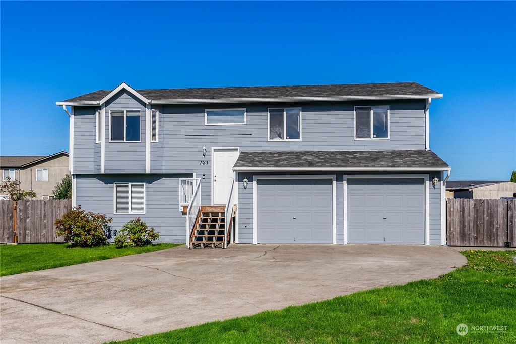 Photo of 121 Valley View Drive, Pacific, WA 98047 (MLS # 2171791)