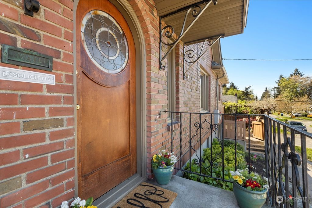 Photo of 2701 38th Avenue SW, Seattle, WA 98126 (MLS # 2228341)