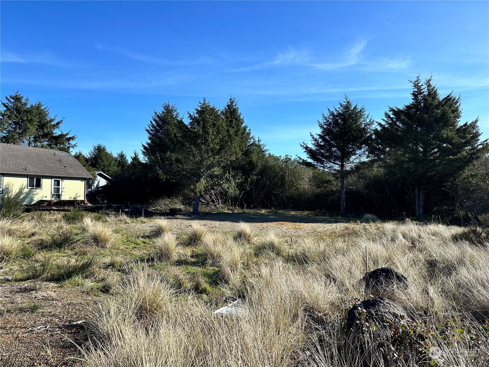 586 Ocean Shores Boulevard SW
